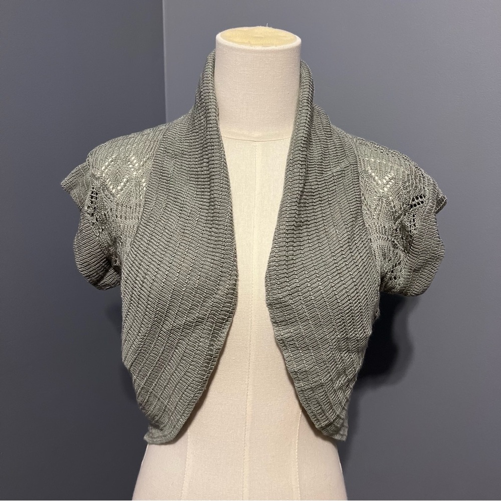 Cropped Grey Knit Open Cardigan